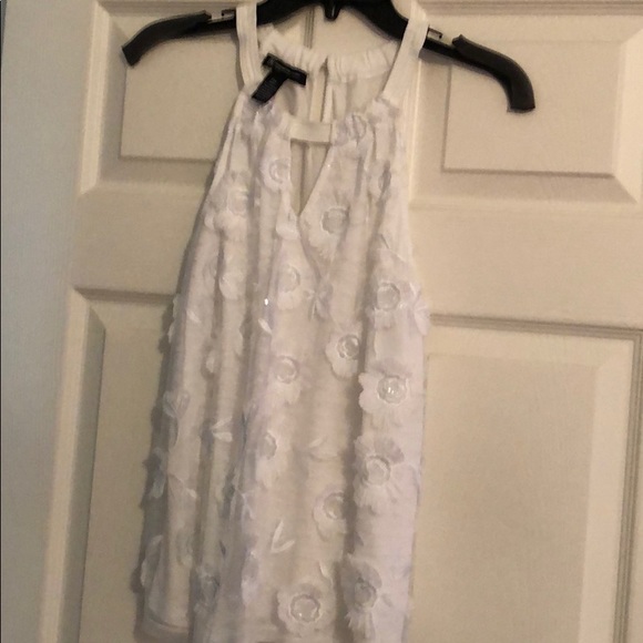 Elegant top white with sparkles never worn. - Picture 5 of 6